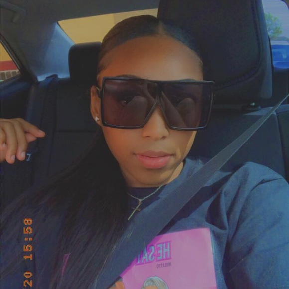 Meet your Posher, Jamia - Picture 1 of 1